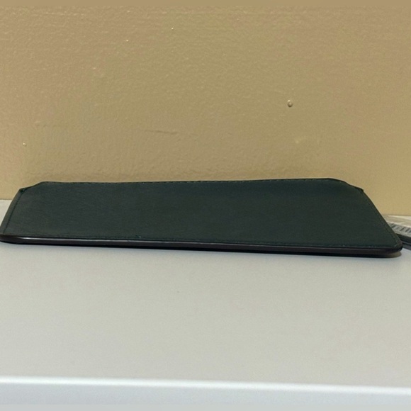 Kate Spade Emerald Glitter Wristlet Discontinued NWT! - Picture 3 of 7